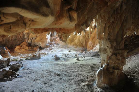 Entrada da Gruta do Sabiá, em Aurora do Tocantins - TO